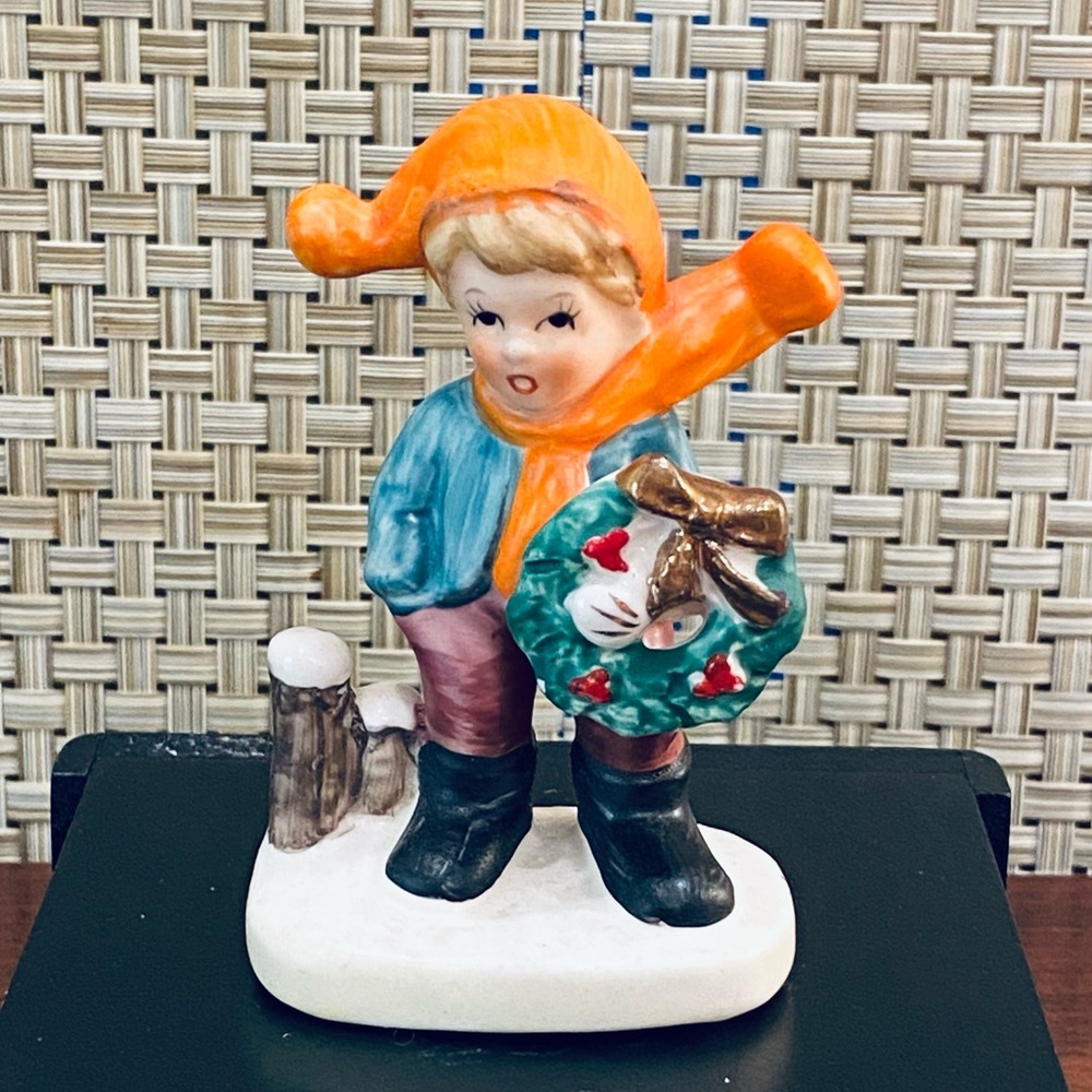 🎄🌟HP🌟VTG 1960-70s Porcelain Boy Christmas Figurine by Napcoware